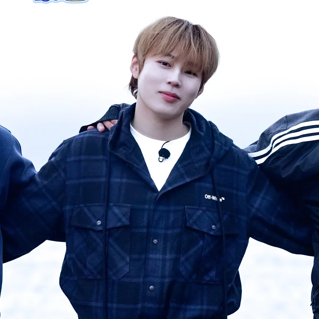 A moment captured by Ha Sungwoon's fan