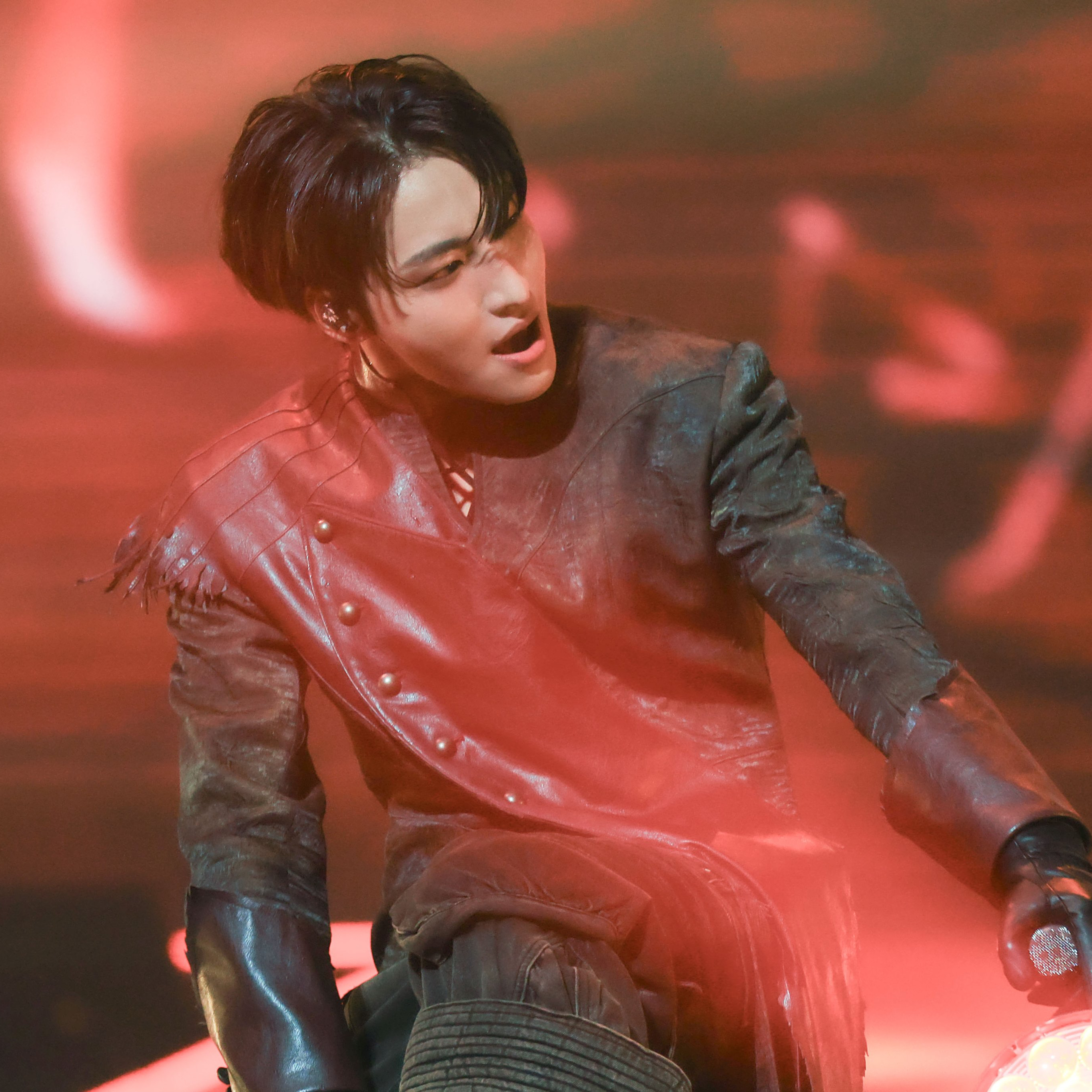 Behind-the-scenes cut of Seonghwa (ATEEZ)