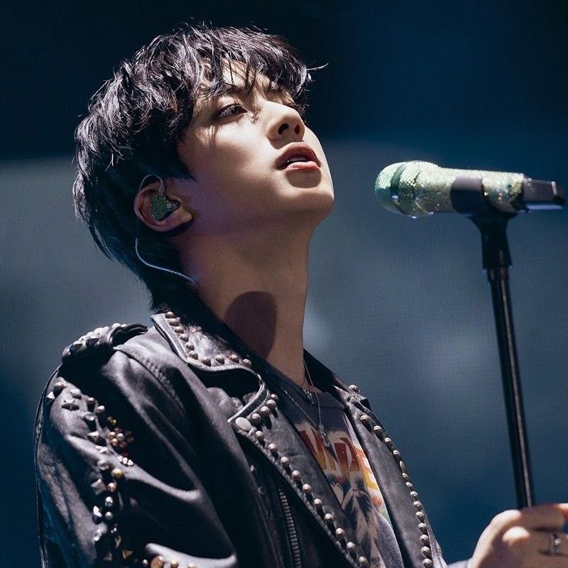 Momen yang diabadikan oleh penggemar Jin (BTS)