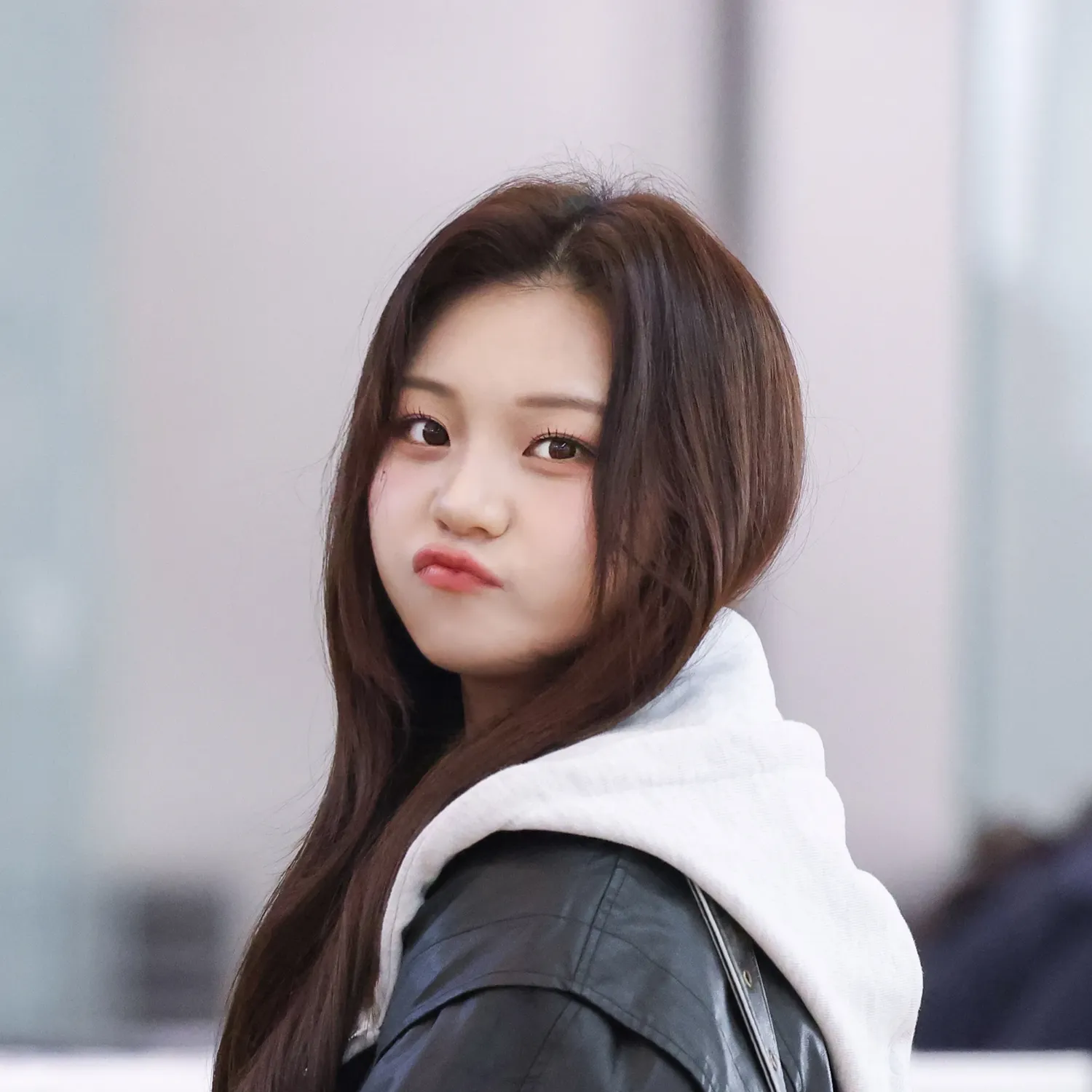 Behind-the-scenes cut of VIVIZ