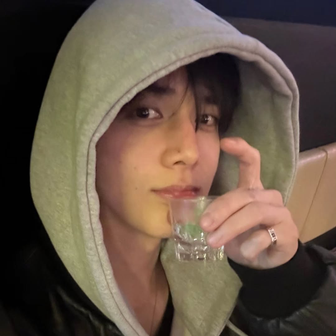 A moment captured by Younghoon (THE BOYZ)'s fan