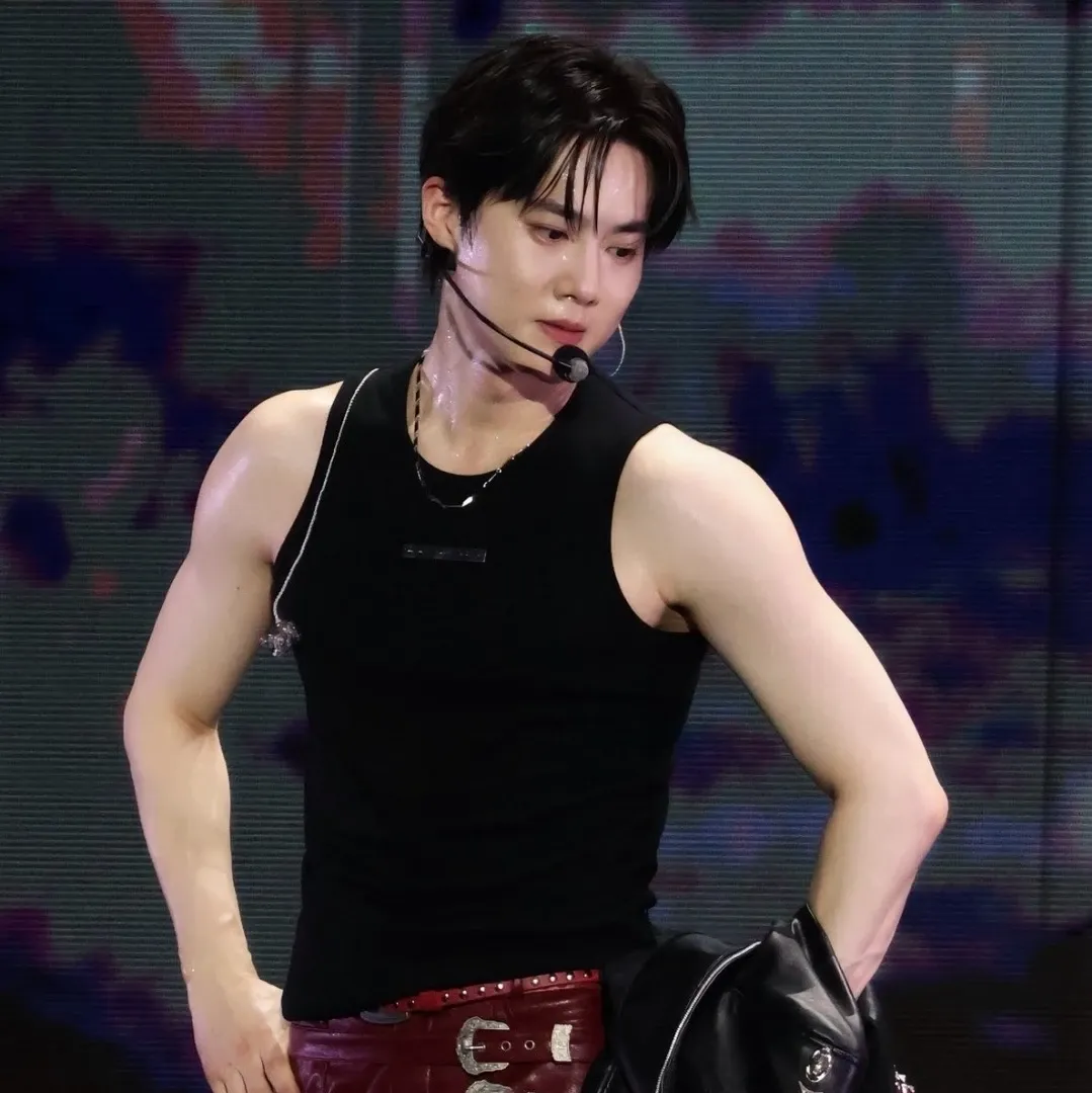 수호 (EXO)의 비하인드 컷