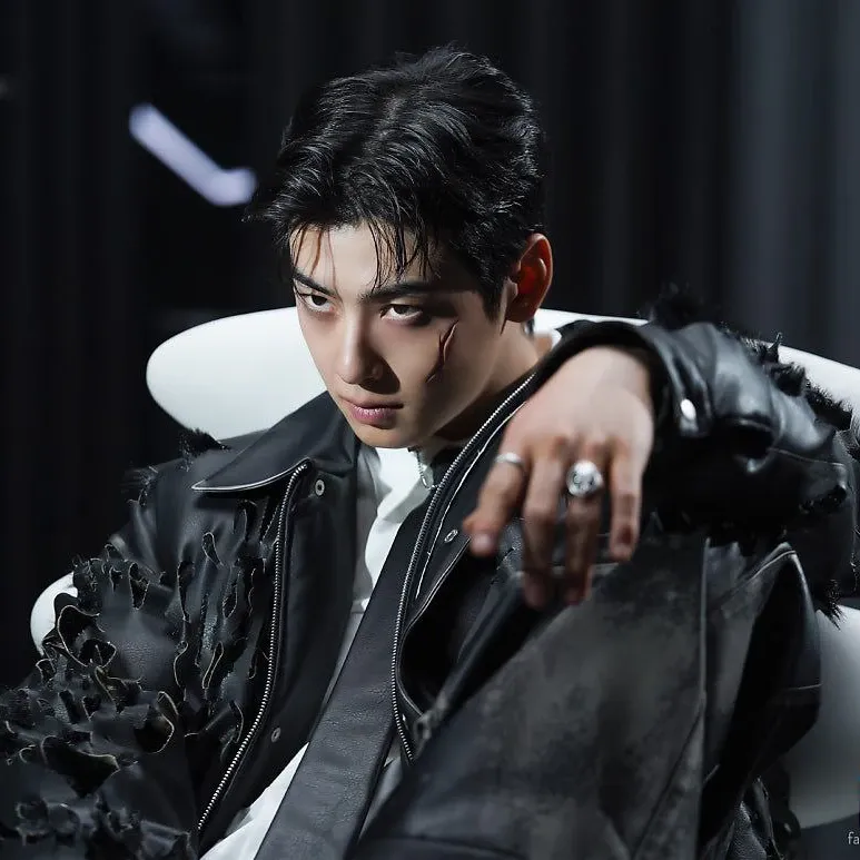 Recent activity shot of Eunwoo (ASTRO)