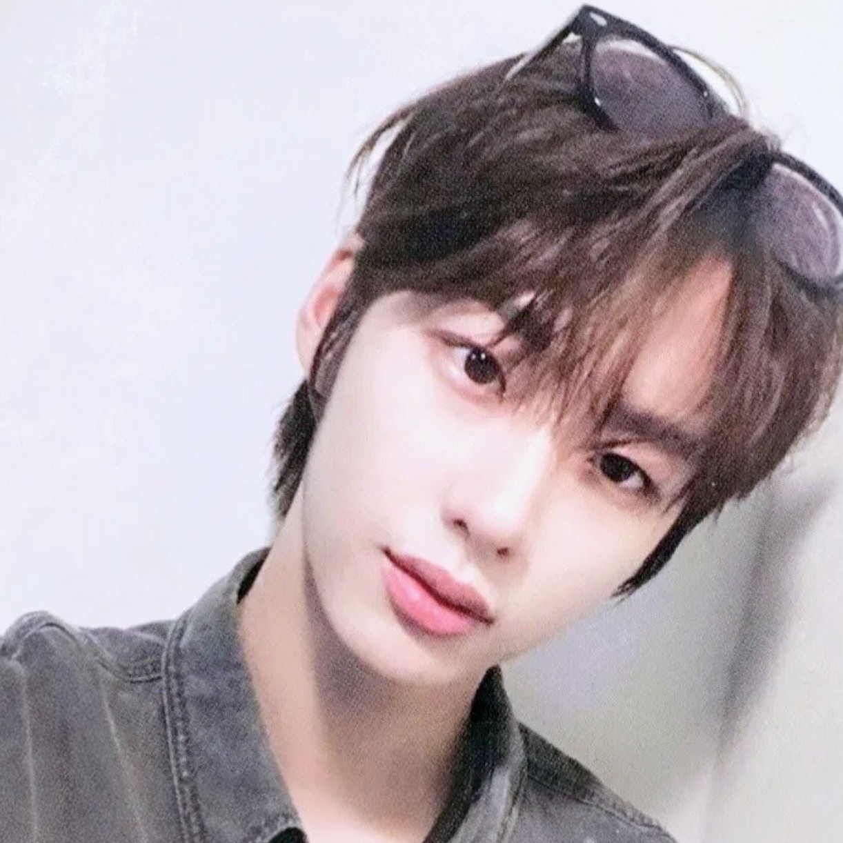 A moment captured by Hyun's fan