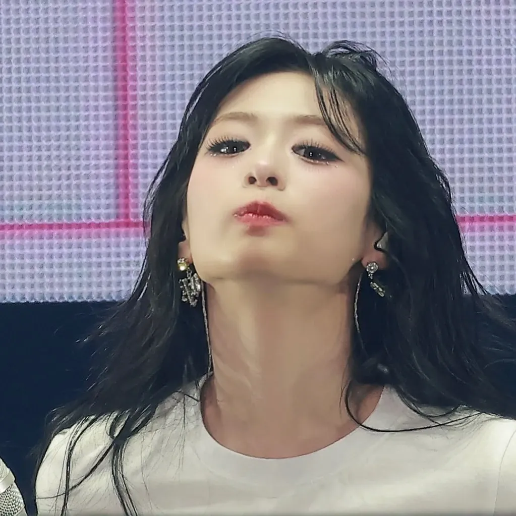 Recent activity shot of Ahyeon (BABYMONSTER)