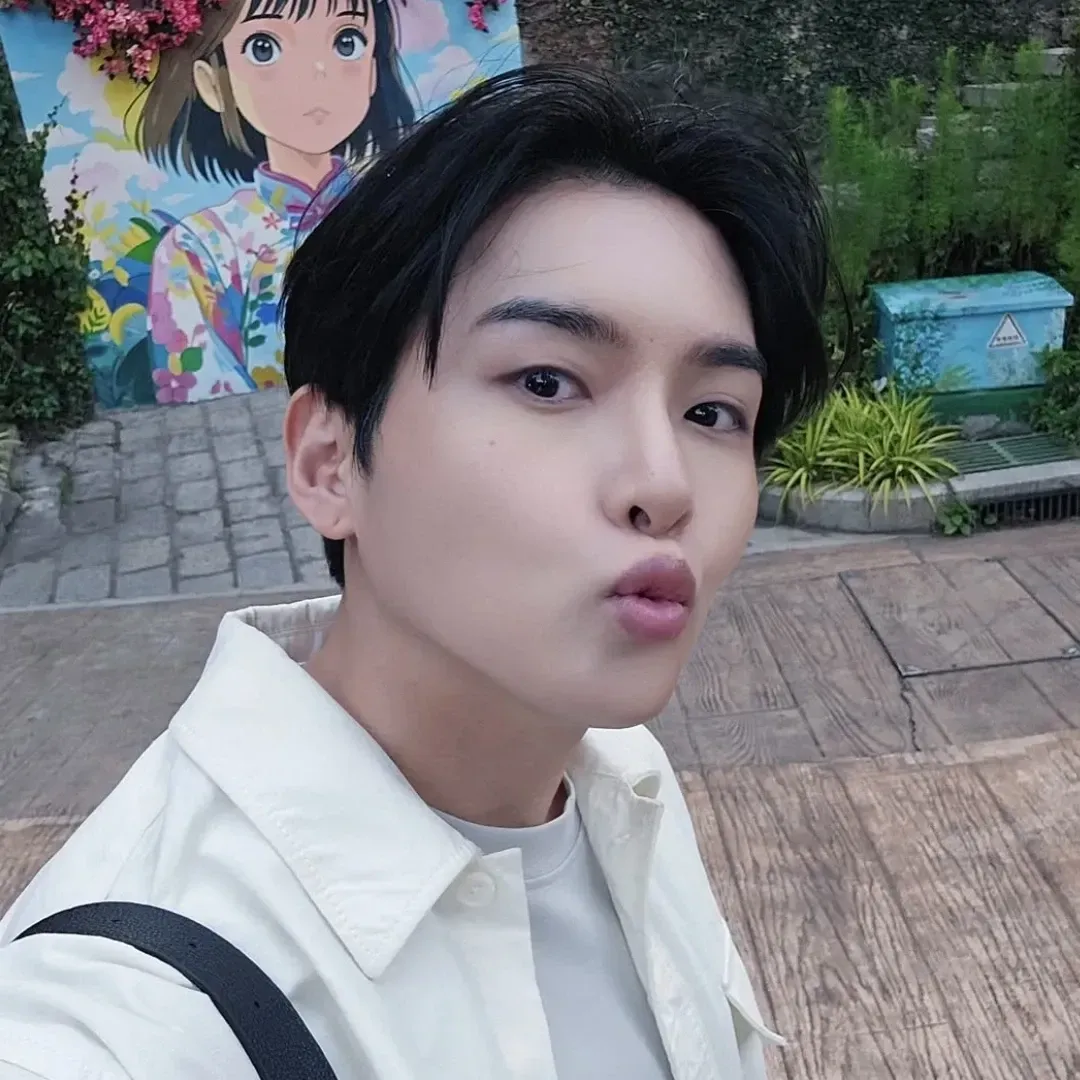 A moment captured by Ryeowook (Super Junior)'s fan