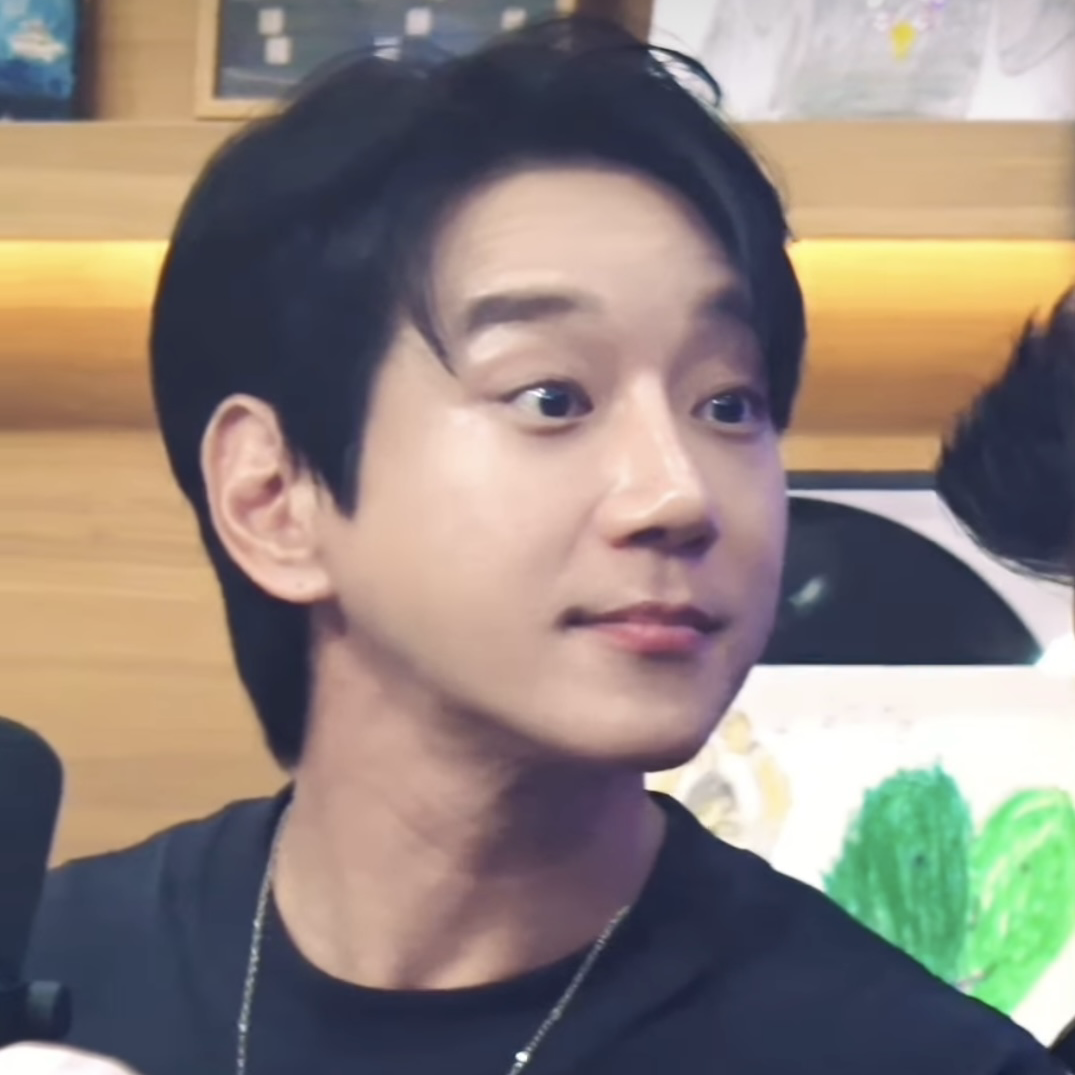 A moment captured by Hwang Chiyeol's fan