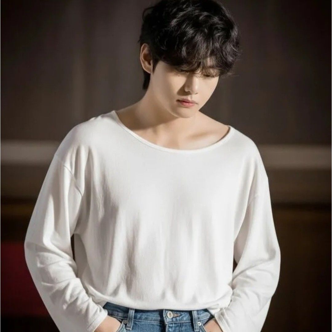 A moment captured by V (BTS)'s fan