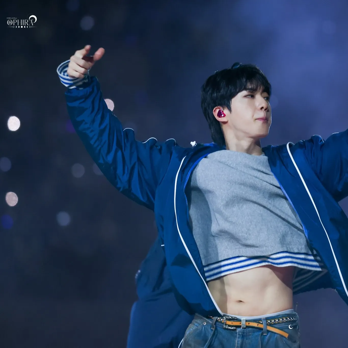 Foto aktivitas terbaru Jin (BTS)