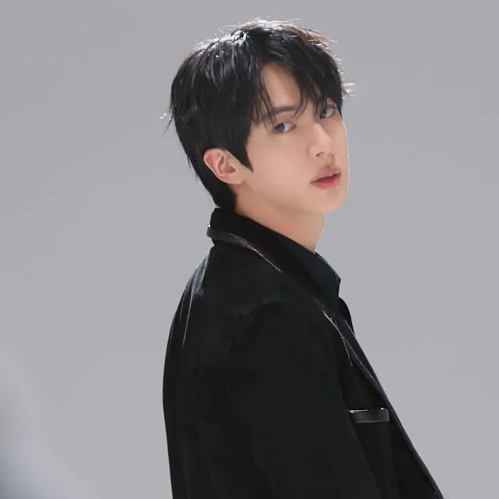 진 (방탄소년단) 최근 활동샷