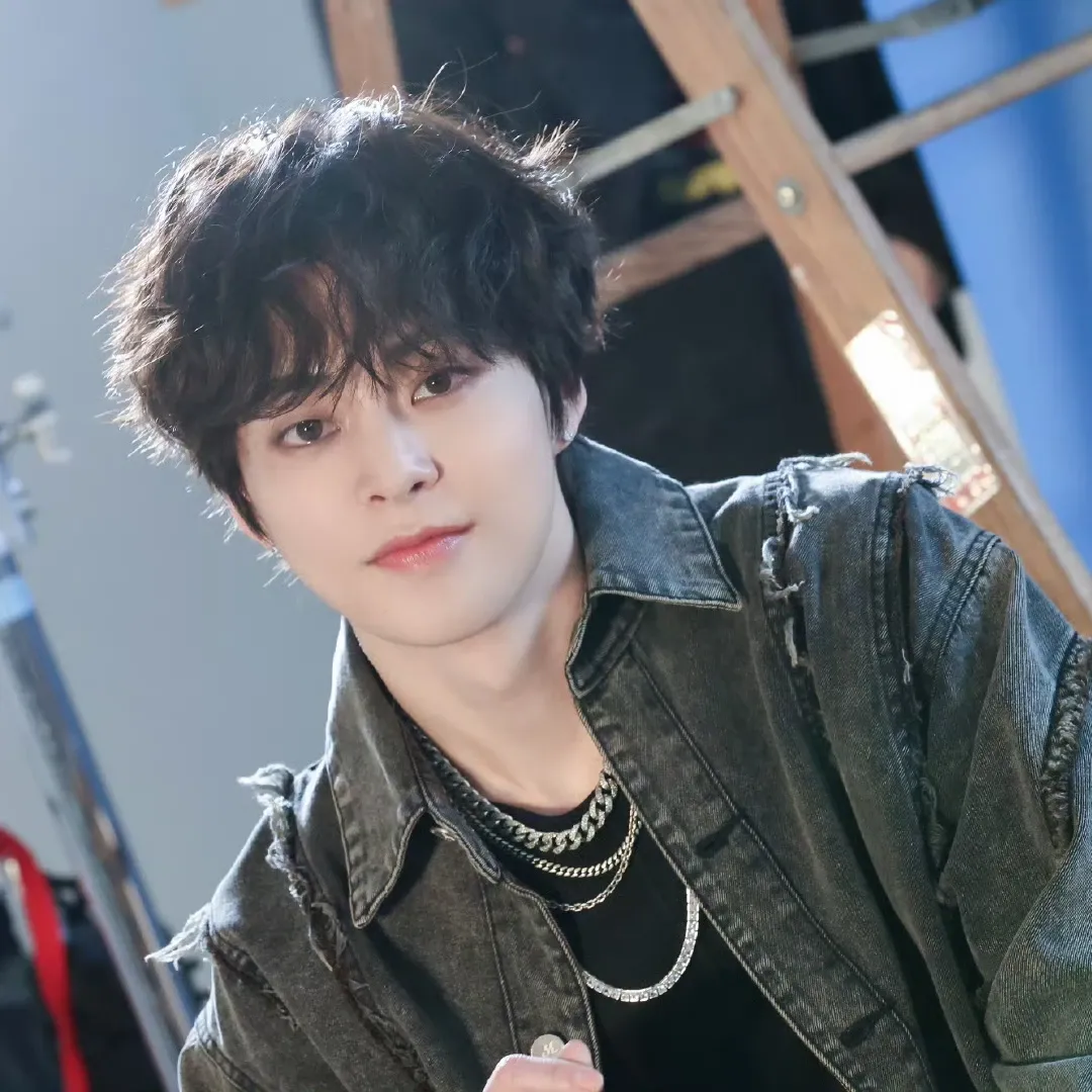 Behind-the-scenes cut of Xiumin (EXO)