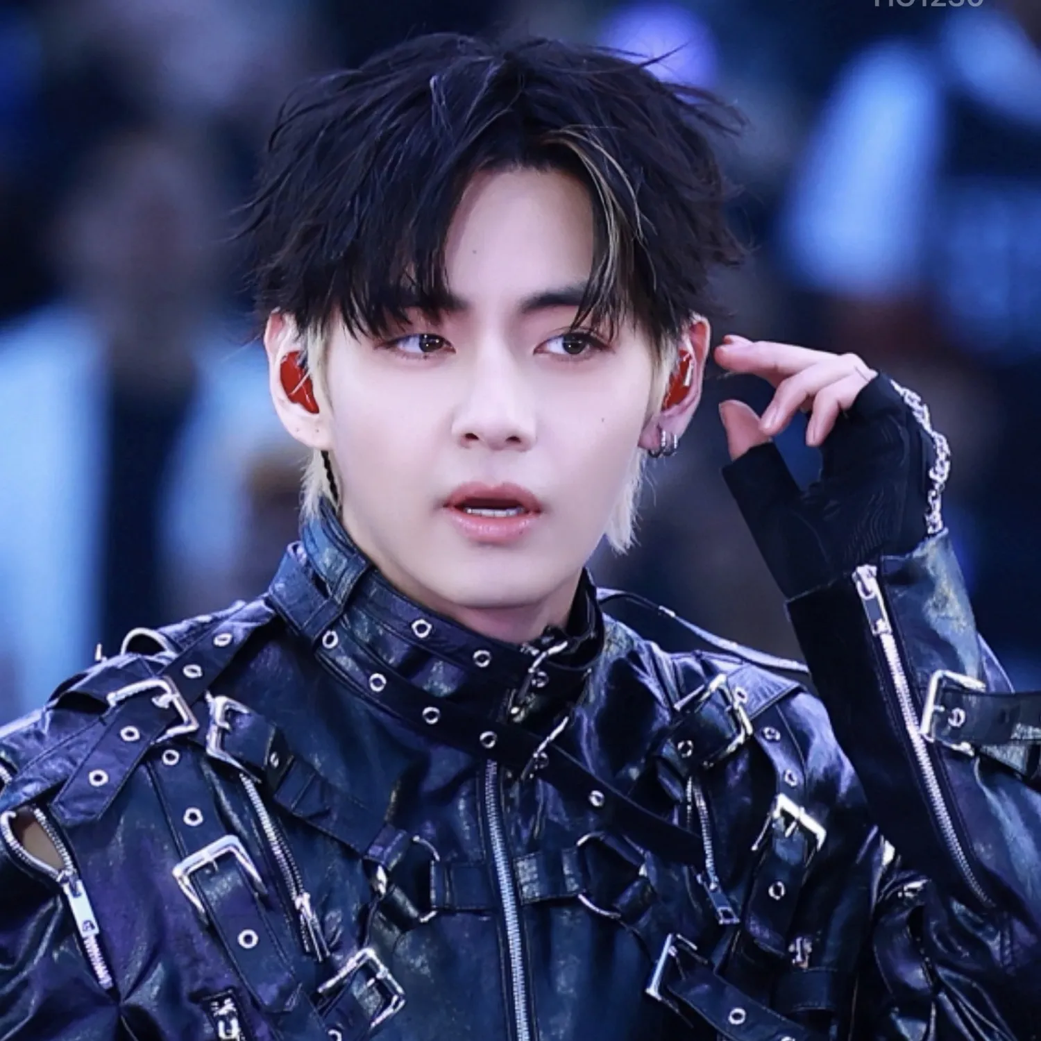 뷔 (방탄소년단) 최근 활동샷