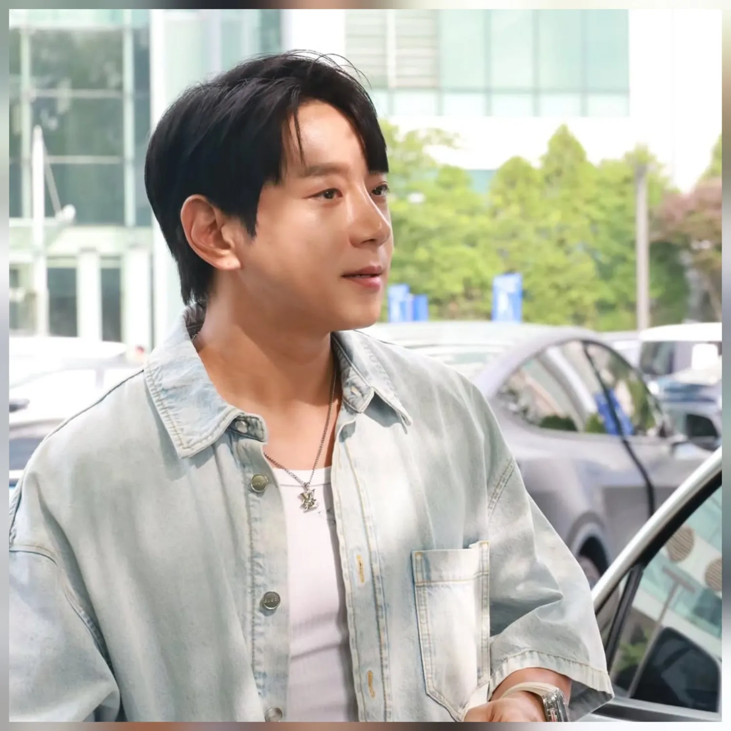 Behind-the-scenes cut of Hwang Chiyeol