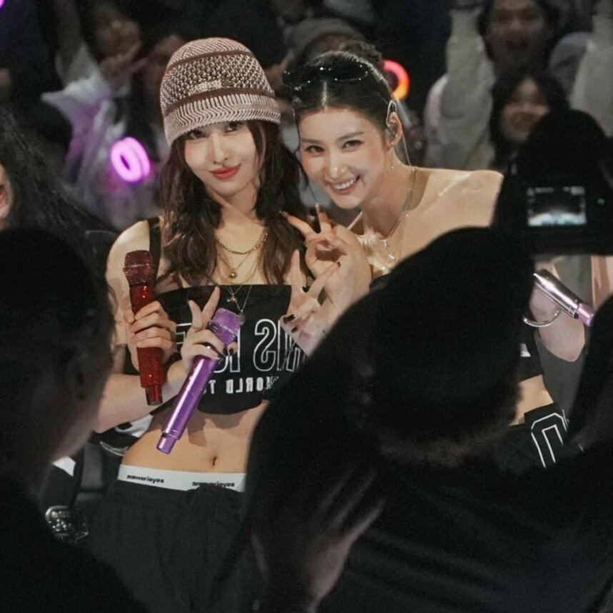 Momen yang diabadikan oleh penggemar Momo (TWICE)