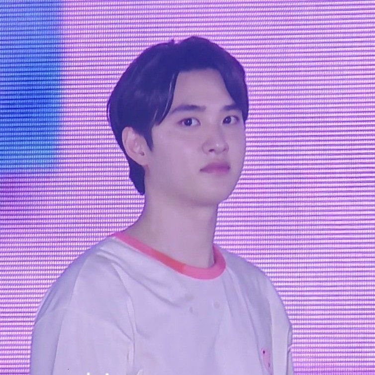 D.O. (EXO)粉絲拍下的瞬間