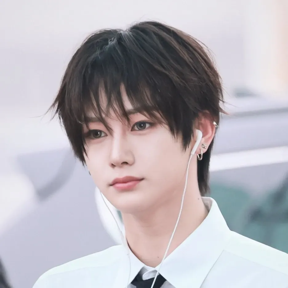 A moment captured by Zhou Anxin (ALPHA DRIVE ONE)'s fan