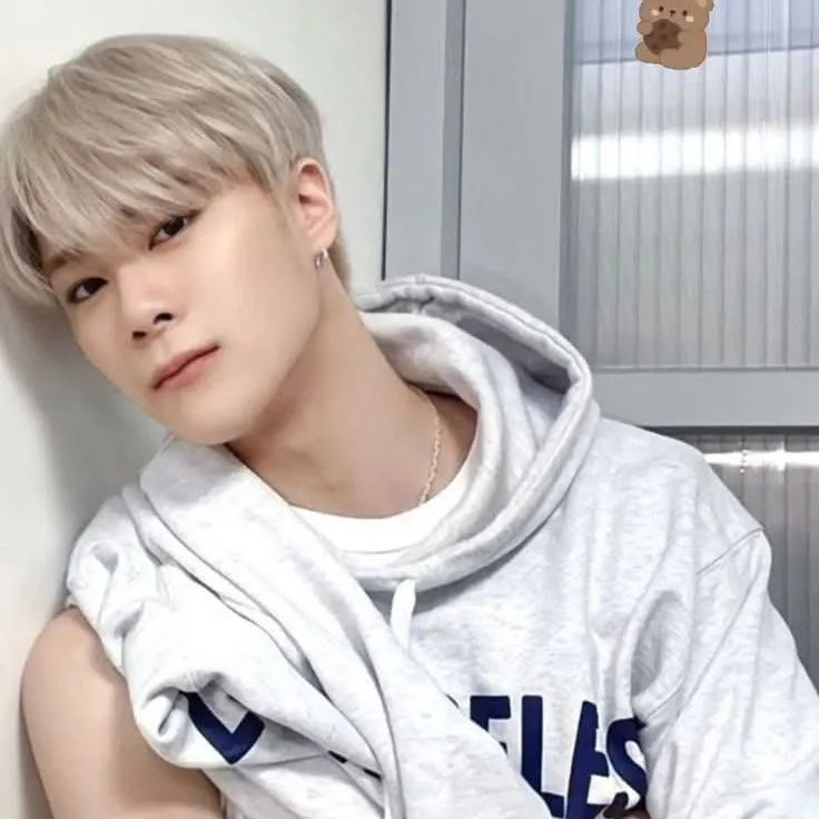 Behind-the-scenes cut of Moonbin (ASTRO)