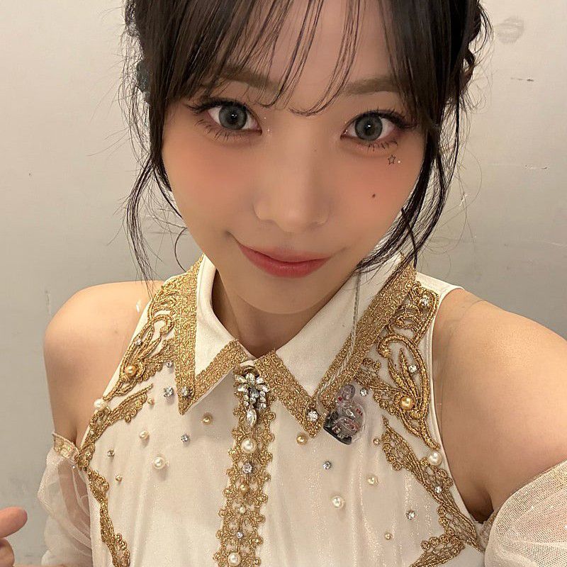 A moment captured by QWER's fan