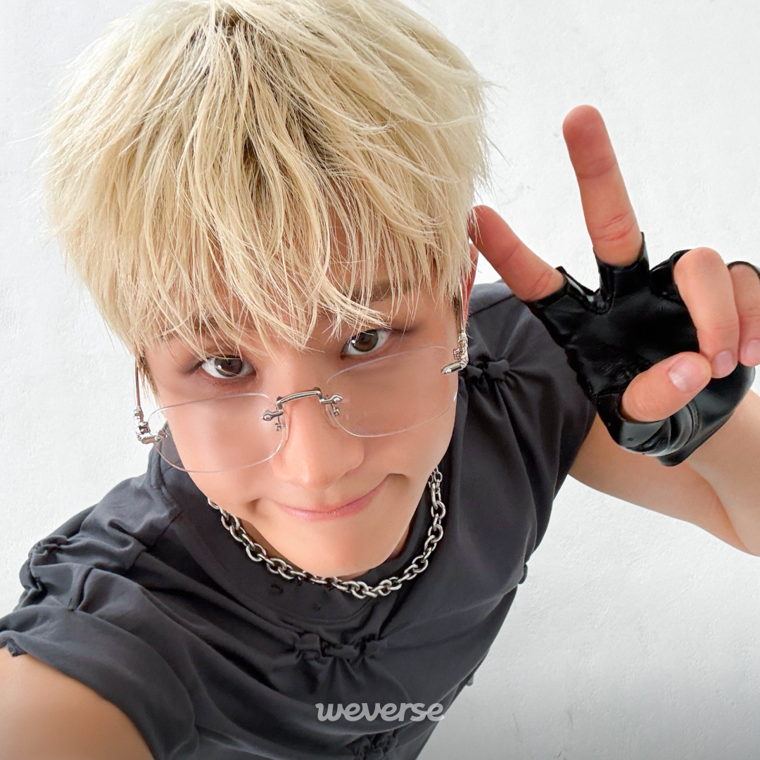 Latest photo of Jinjin (ASTRO)