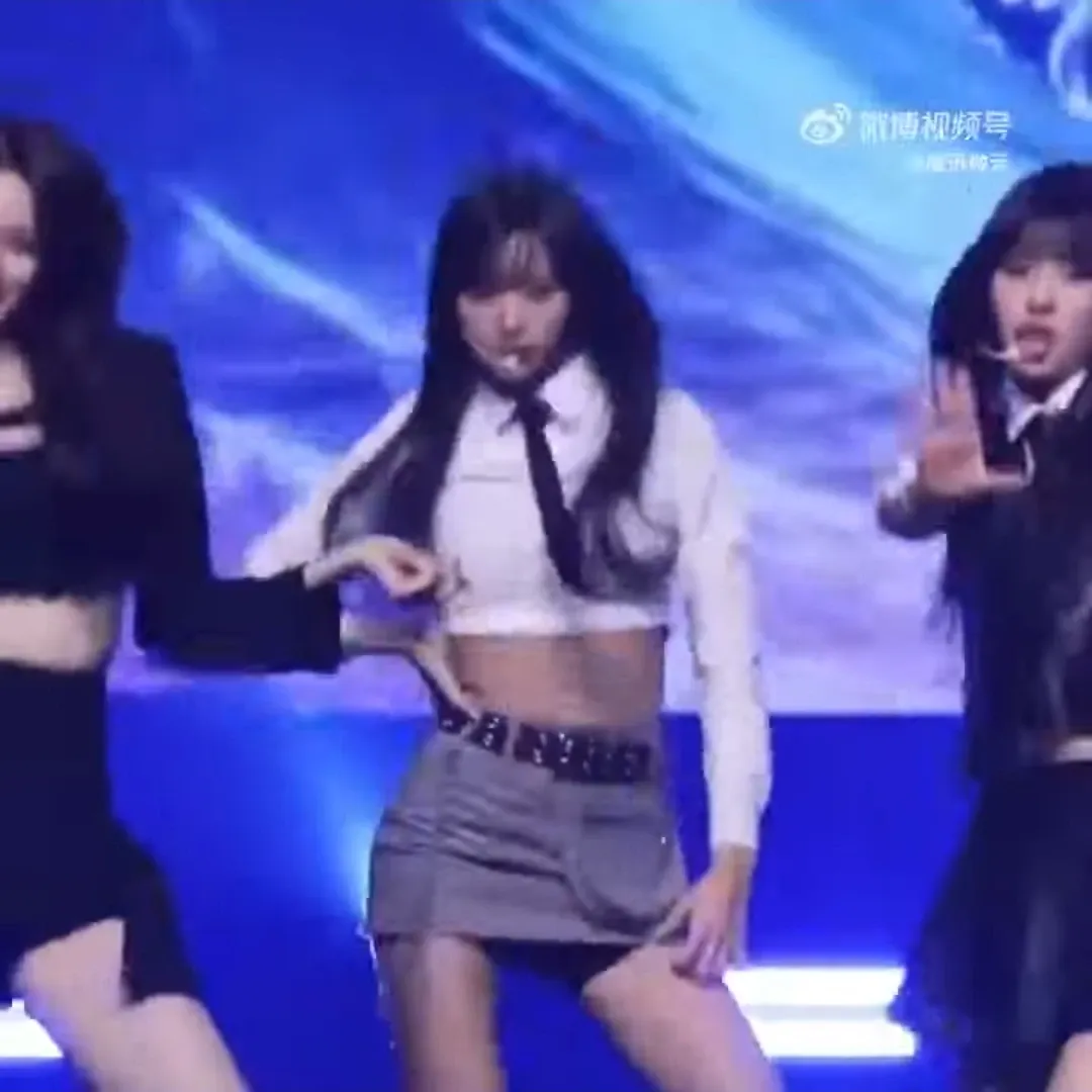 Behind-the-scenes cut of izna