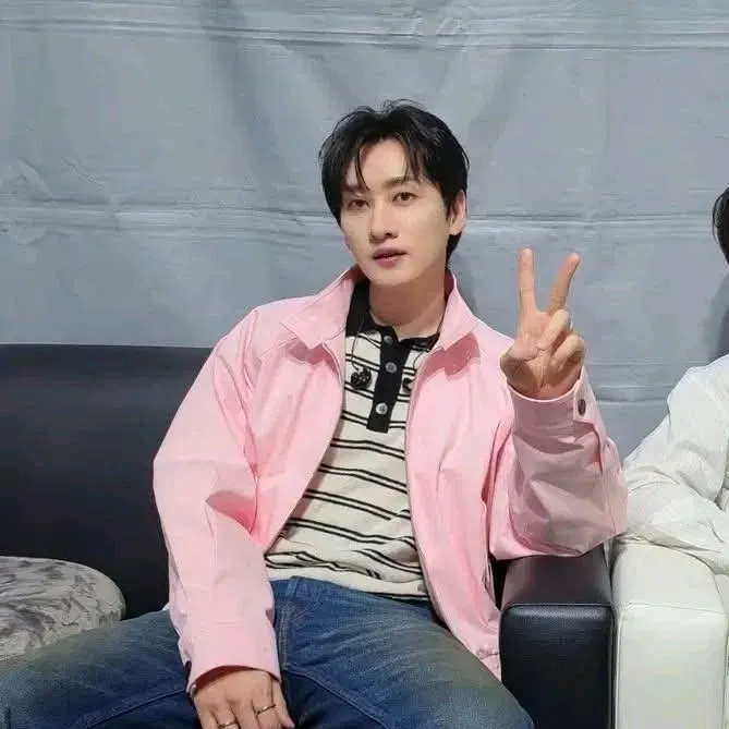 Latest photo of Eunhyuk (Super Junior)