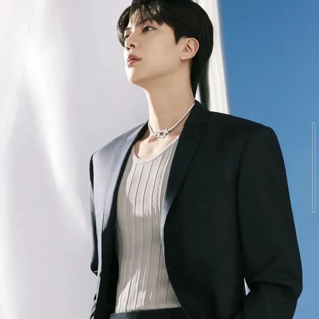 진 (방탄소년단)의 최신 사진