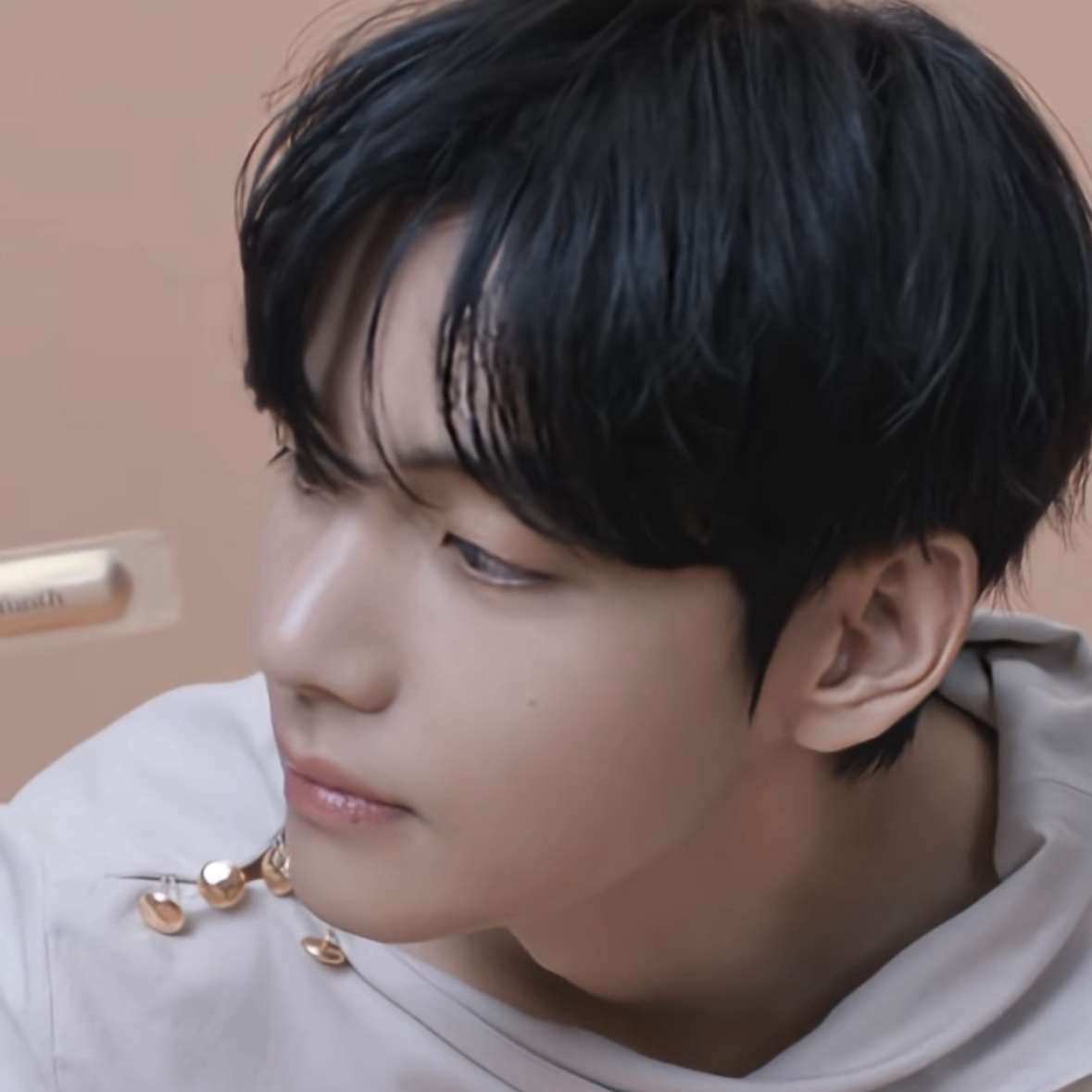 뷔 (방탄소년단) 최근 활동샷