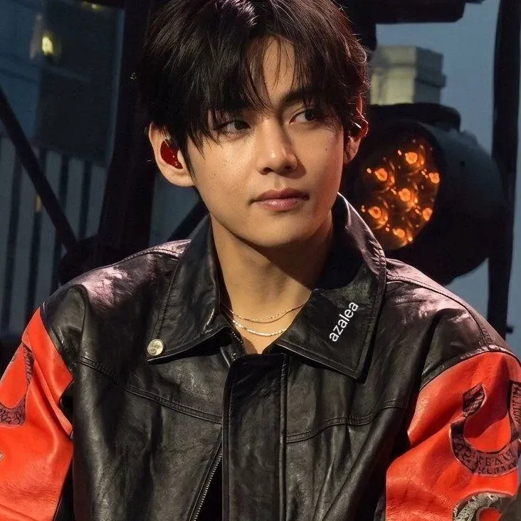 Foto aktivitas terbaru V (BTS)