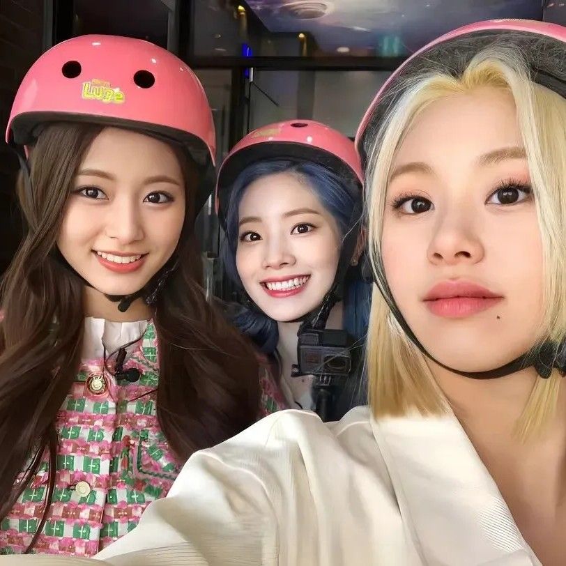 쯔위 (TWICE) 최근 활동샷