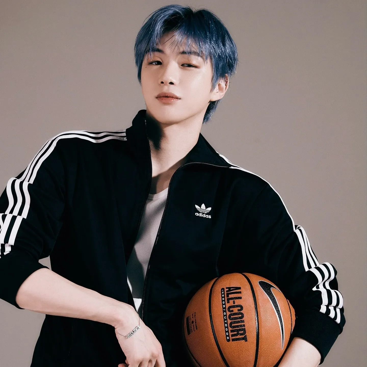 강다니엘의 비하인드 컷