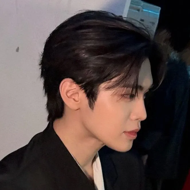 A moment captured by Kim Taerae (ZEROBASEONE)'s fan