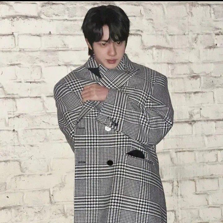 ジン (BTS)の最近の活動写真