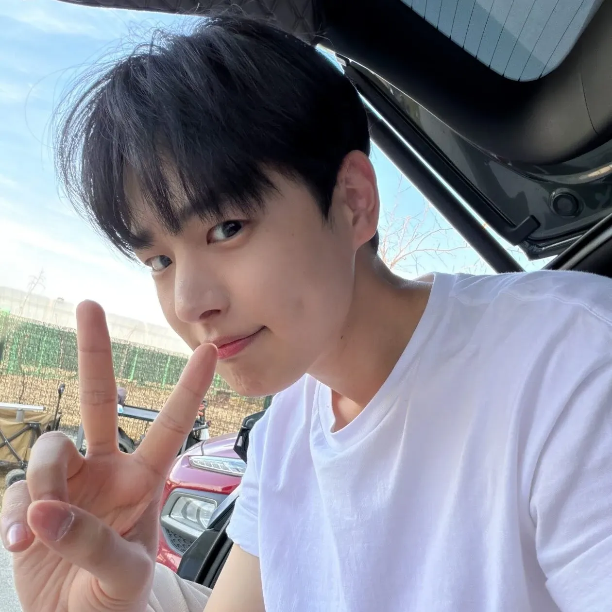 Behind-the-scenes cut of Choi Byungchan