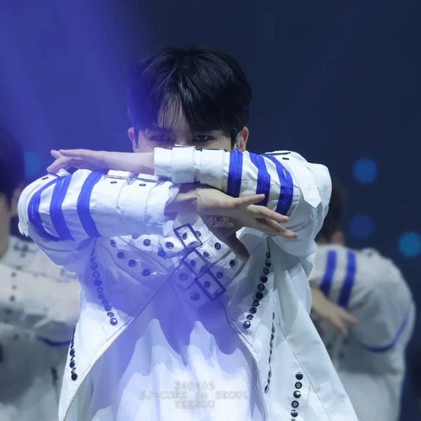 Signature photo of Ryeowook (Super Junior) capturing their charm