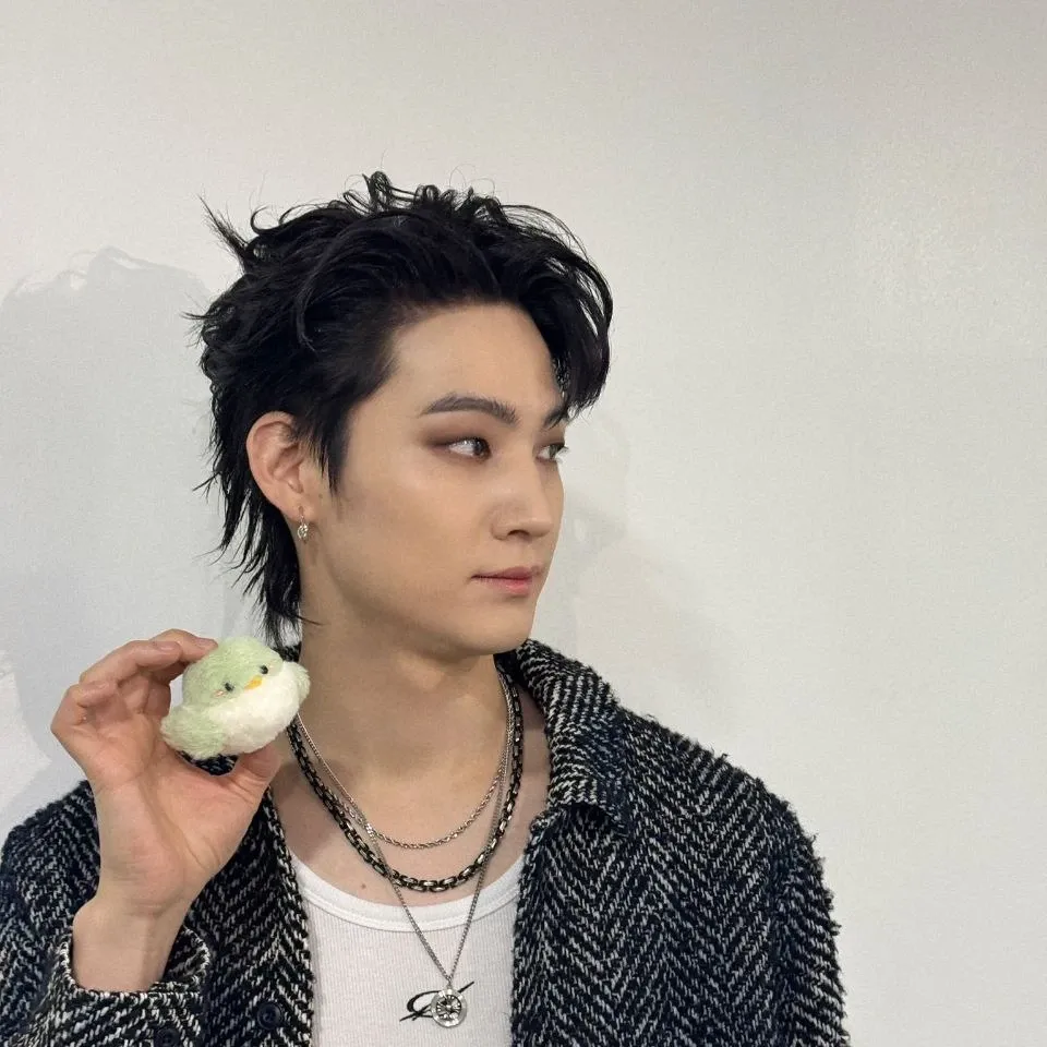 Recent activity shot of JAY B (GOT7)