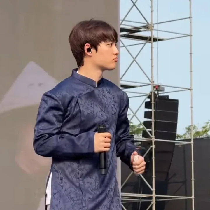 A moment captured by EXO's fan