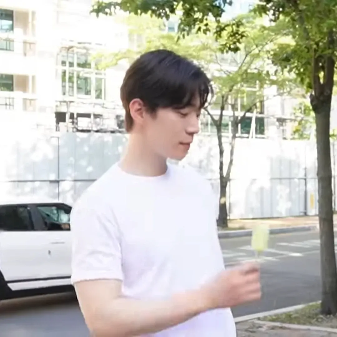 A moment captured by Junho (2PM)'s fan