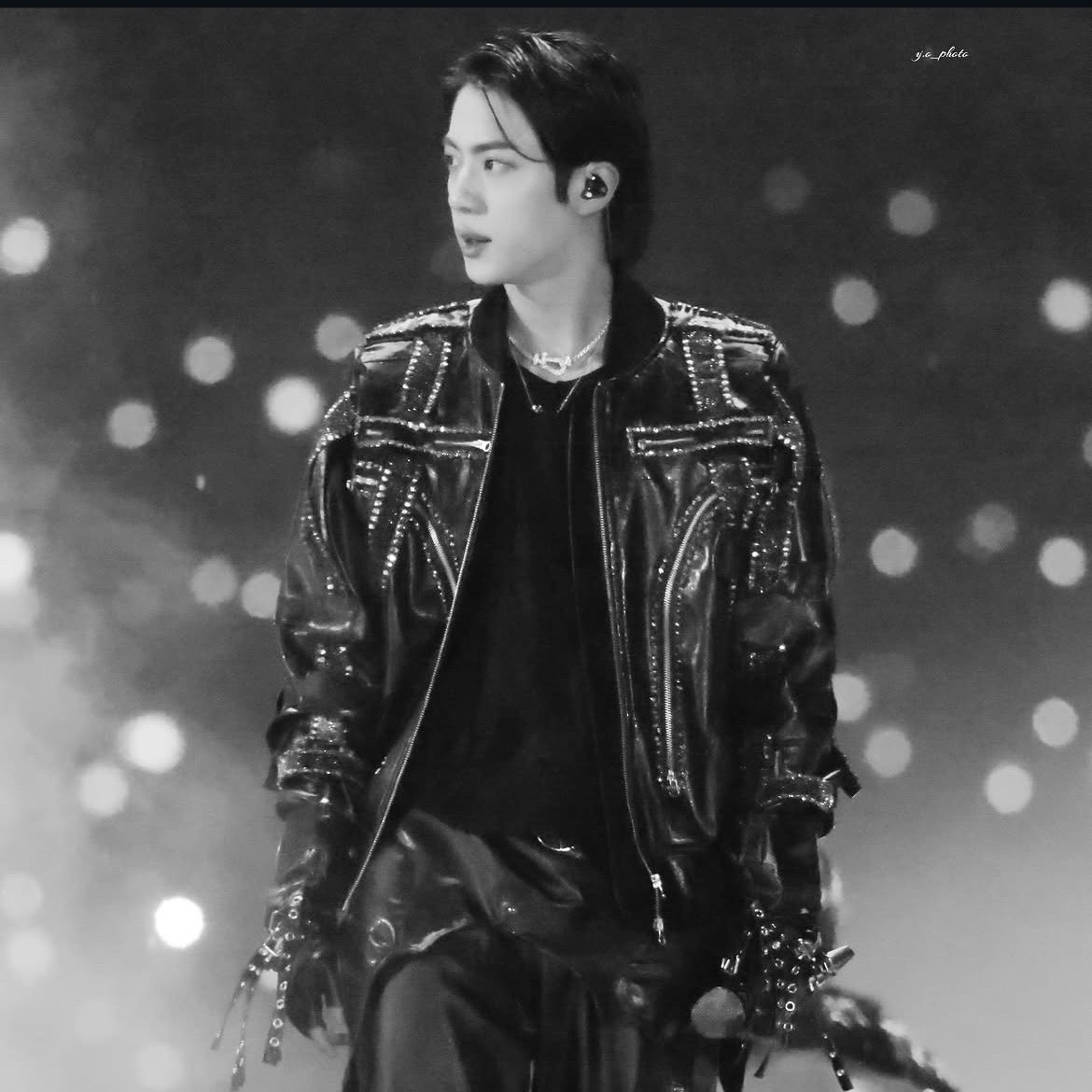 Foto terbaru Jin (BTS)