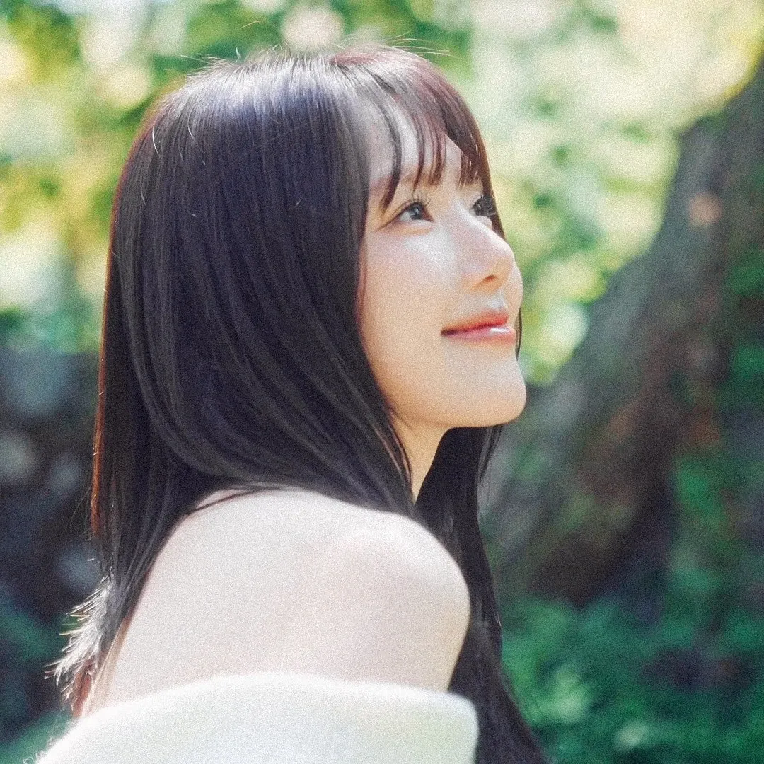 Latest photo of Yerin (GFRIEND)