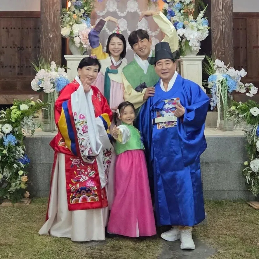 Behind-the-scenes cut of Lee Minwoo (SHINHWA)