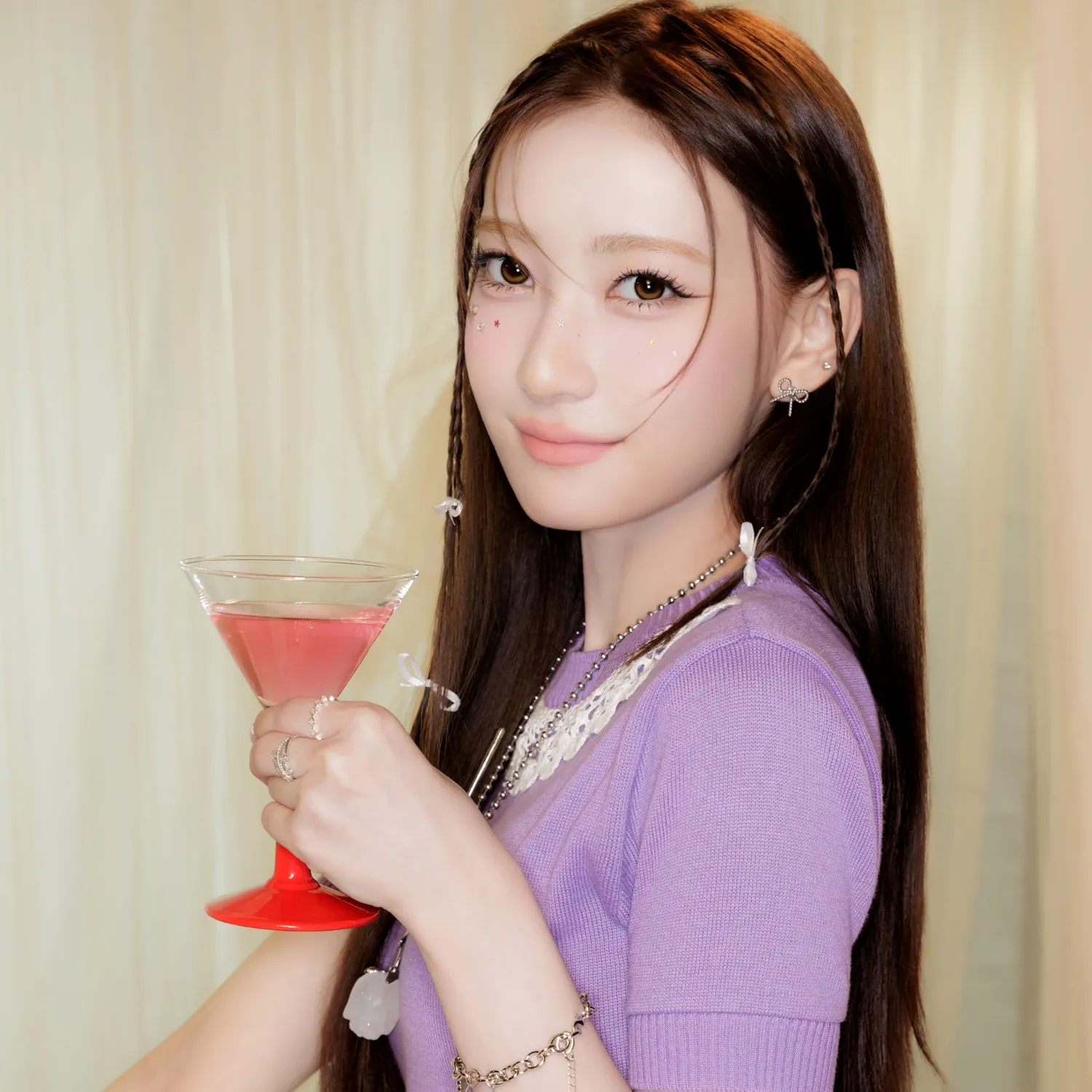 Recent activity shot of Aita Rin (IS:SUE)