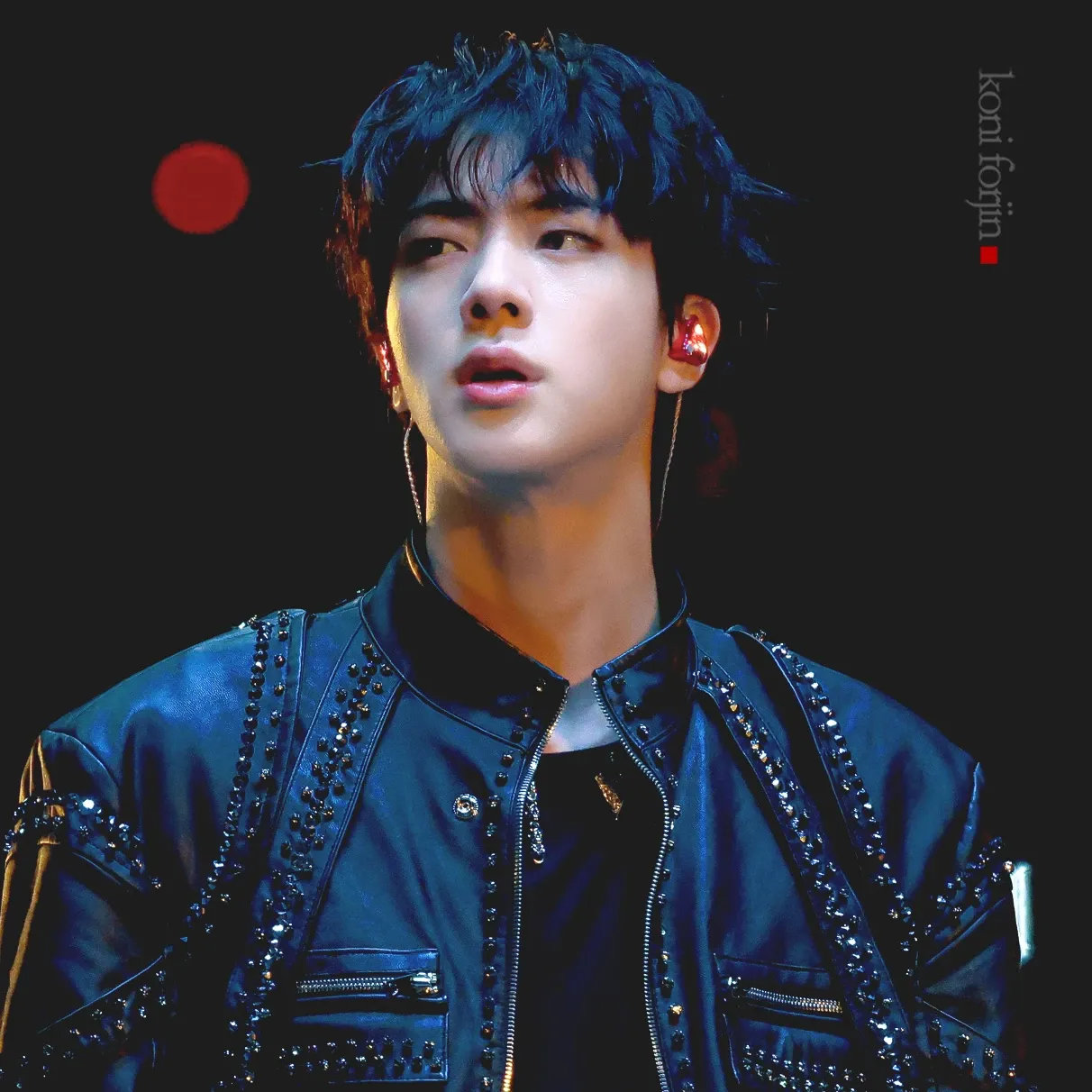 Foto aktivitas terbaru Jin (BTS)