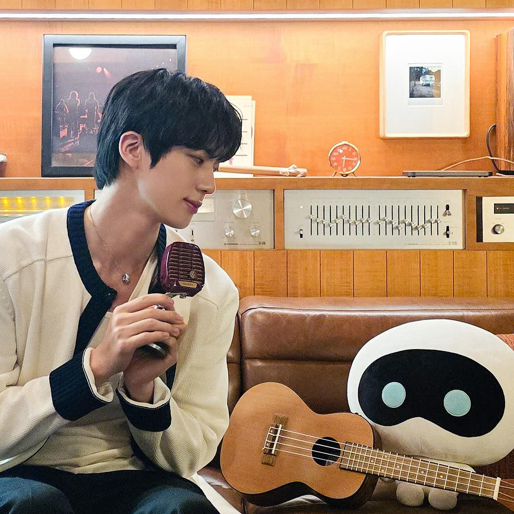 진 (방탄소년단)의 최신 사진