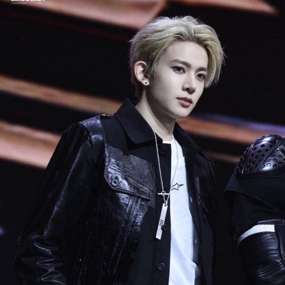 희승 (ENHYPEN) 최근 활동샷