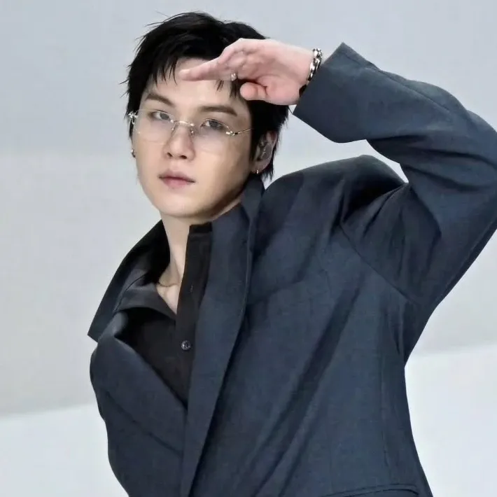 Foto terbaru SUGA (BTS)