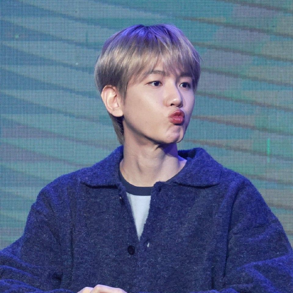 백현 (EXO) 최근 활동샷