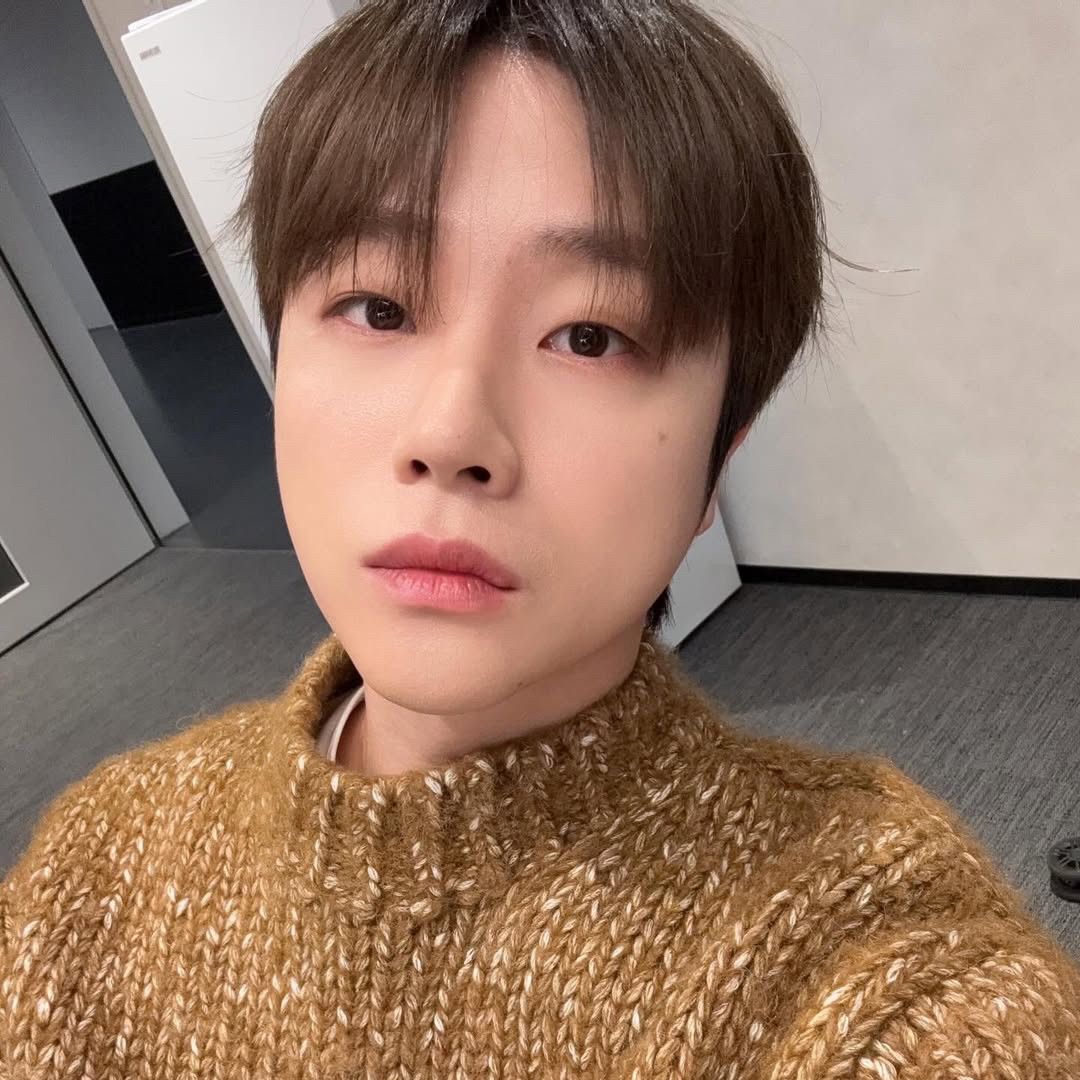 A moment captured by JAY (iKON)'s fan