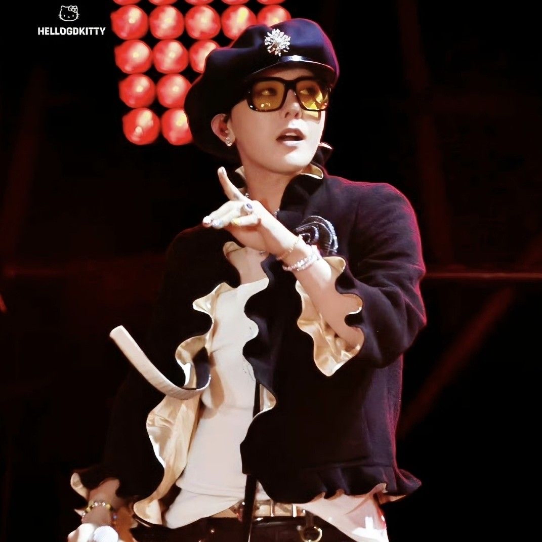 Behind-the-scenes cut of G-DRAGON (BIGBANG)