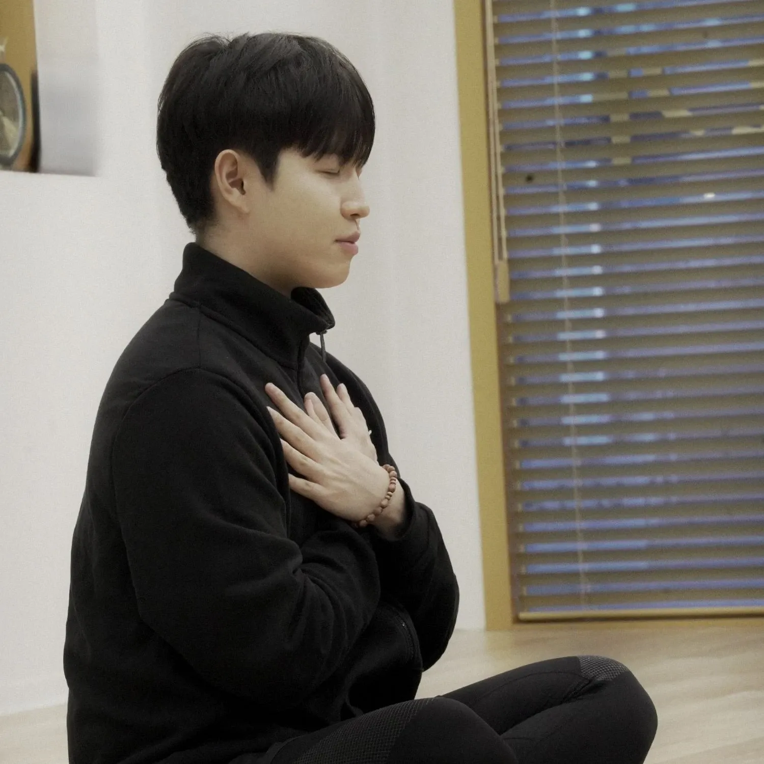 Behind-the-scenes cut of Kim Jaehwan