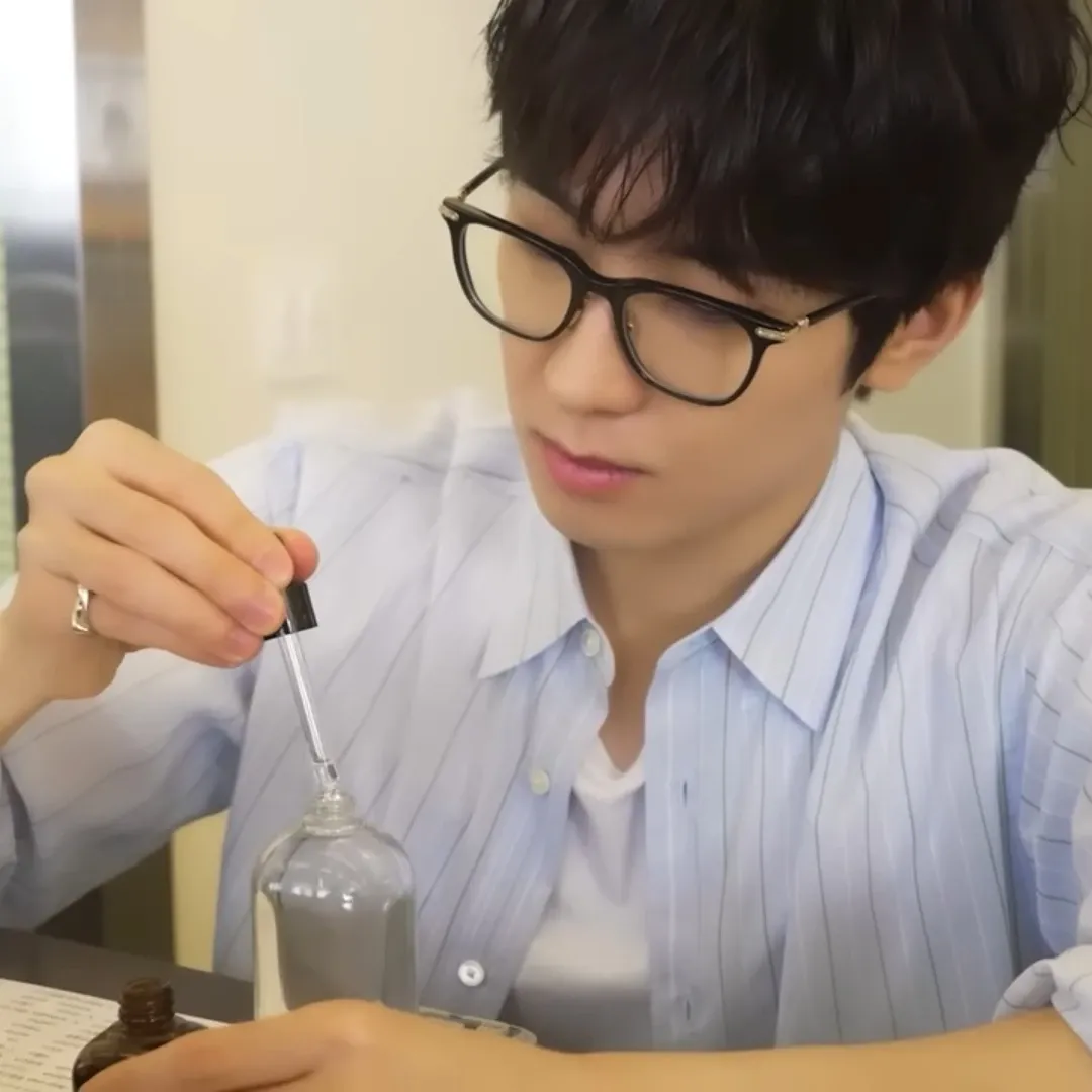 圓佑 (SEVENTEEN)的最新活動照片